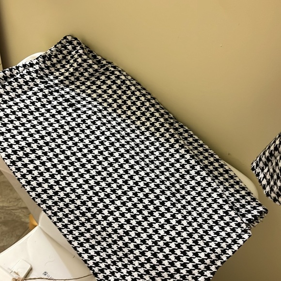 Shein long sleeve and skirt set - Picture 2 of 4